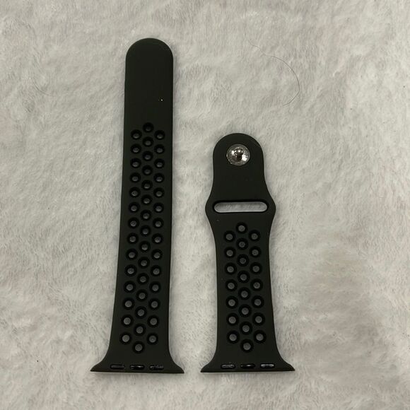 Unbranded Accessories - NWOT Apple Watch sports band (42/44)
